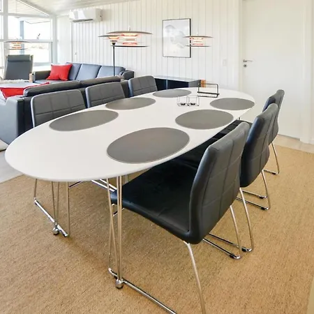 Three-bedroom In بيت للعطل *